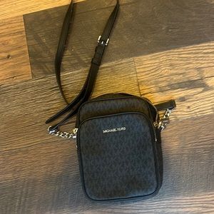 MICHAEL KORS CROSSBODY SIDE BAG